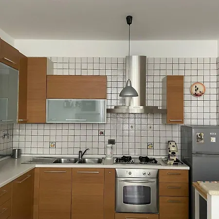 Sansa House Comfortable And Within Walking Distance Of The Center Apartmán